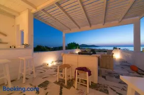 Seaside stays and tours in Naxos, Greece - Image 1
