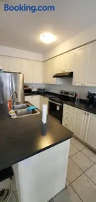 Stay 15 mins from Niagara Falls-5 Bedroom nights Inn - Image 3