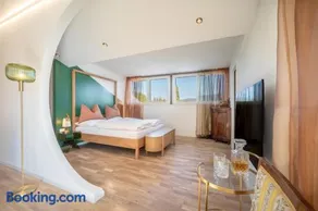 Villa Maria Boutique Apartment St Pauls - Image 2
