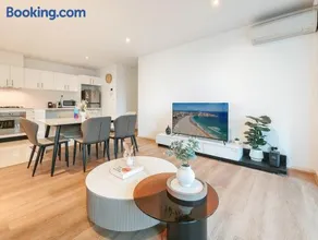Bright Chatswood Apartment Walk to Everything - Image 2
