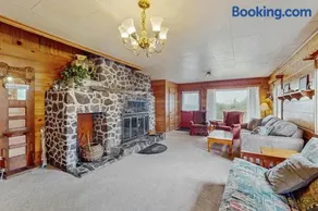 McKinnon's Beach House - Image 5