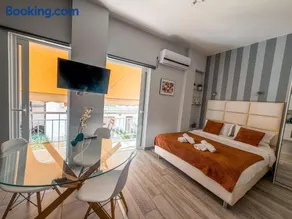 Walk to Markets from a Cozy Studio by Cielo Homes - Image 3