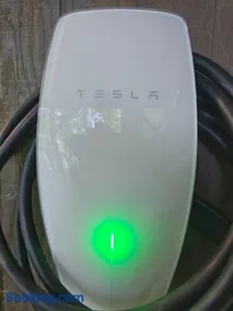 Romantic Fall Foliage Couples Cabin, Private Hot Tub, EV Station, Fast 600 Mbps WiFi - Image 3