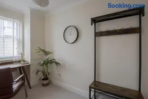 Amazing Abodes - Image 4