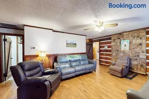 2 Bed 2 Bath Vacation home in Whittier II - Image 2
