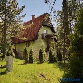 Holiday Home Green House - Image 2