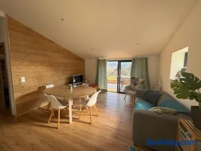 Le Chalet des 5 avec piscine vue sur les montagnes et en lisière de forêt - Image 1