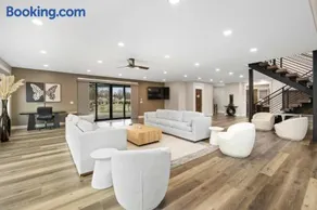 Luxury Modern Lodge Near Fort Wayne with River Views - Image 1