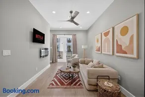 Sage Sanctuary 2BD Townhouse Free Parking - Image 1