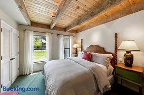 Charming Lakefront Cottage Near Heavenly LLV609 - Image 3