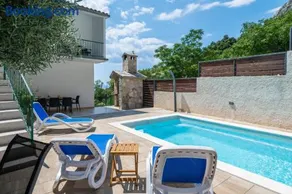 Apartment Marina Makarska - Quiet Oasis with Heated Pool & Panoramic Sea View - Image 2
