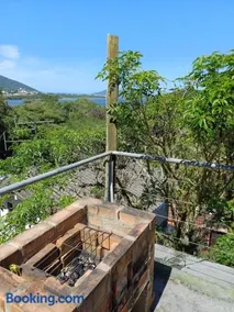 House com 2 Churrasqueiras, 3 Ar Condicionados e Muito Verde! - Image 1