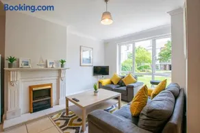 Spacious 4 Bed Apartment in Limerick City - Image 5