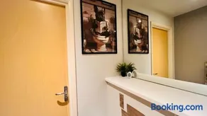 2BR City Centre Skyline Apt - Free secure parking - Image 4