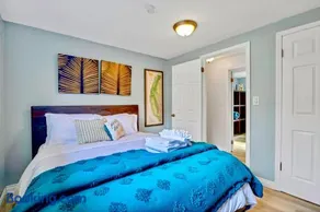 Rainier Beach 6BR and 3BA Spacious Lake View Home, 15min FIFA World Cup Ready, Fireplaces & Nearby Amenities - Image 2