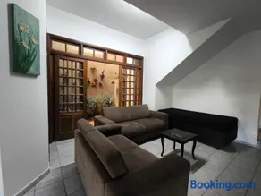 Casa Agradável, Arejada, Espaçosa, Perto de Tudo - Image 2