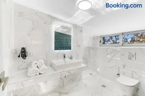 Luxury Villa- Sleeps 6 - Views Pool Hot Tub - Image 3