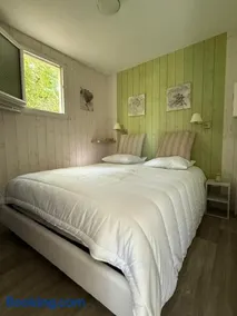 Les Cabanes du Lac à Surgères - Image 1