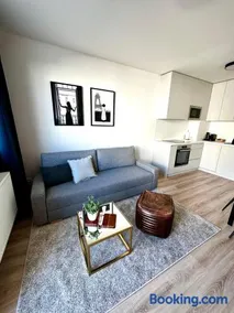 Apartmán s klimatizáciou a balkónom pri letisku BTS - Image 3