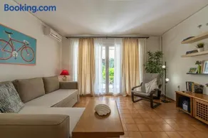 Comfortable garden Apt near Vouliagmeni beach - Image 3