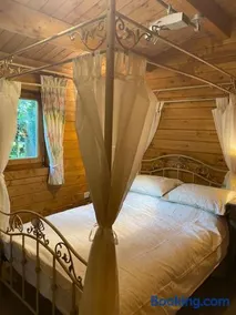 4 bedroom Lodge Hotub-Pool in Surrey UK - Image 3