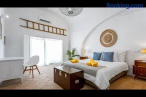 Stunning House With Rooftop and Pool by LovelyStay - Image 5