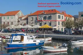 Seafront apartment in historical Cippico castle - Image 2