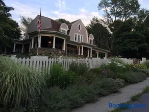 Hilltop House Bed & Breakfast - Image 1