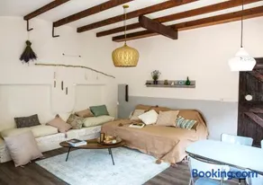 Lavender Lodge - Image 2