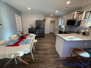 New house close to Fairmount Park - Image 2