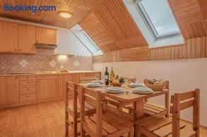 Oblak Estate Apartments - Image 2