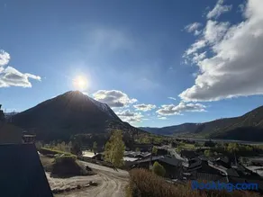 Hyggelig og velutstyrt leilighet i Lom sentrum - Image 2