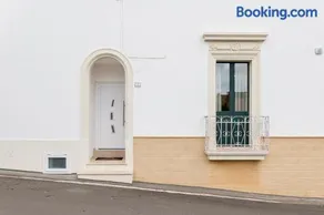 Dimora Libertà Luxury con Vista Piazza E Vasca Idromassaggio In Camera A 15 Minuti dal Mare - Image 3