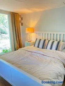 Great Lakes Resort - Entire Beach House - Suite 15 and 16 - Image 3