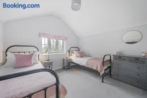 Poacher's Cottage - Image 3