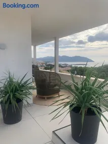 Rooftop with beautiful sea view - Image 1