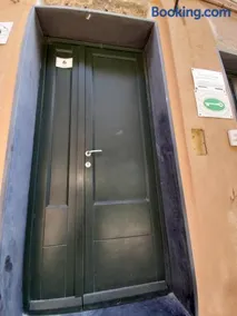 NICHOLISA Apartment - Image 5