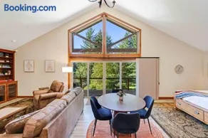 Ultimate Guesthouse - Image 2