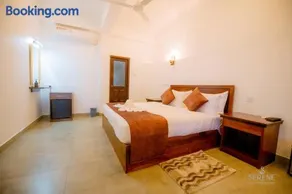 Serene Lake View Resort - Image 1