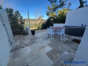 maison t2 avec jaccuzi wifi parking - Image 2