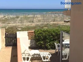 Appartement T3, 6 Pers, Pieds dans l'Eau au Barcarès, Terrasse et Parking - Image 2