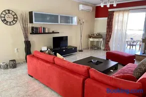 Elina's Spacious Apartment in Patras with private parking - Image 1