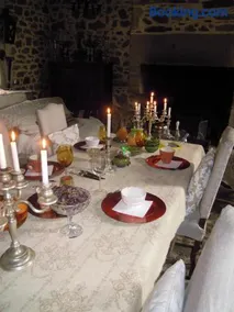 Domaine De La Bastille, Manoir du XVll, Bed and Breakfast - Image 4