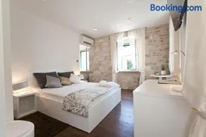 Speruna Luxury Inn - Image 2