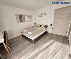 Sunny room 1 - Image 2