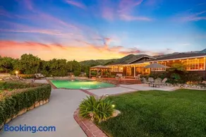 Perfect For Families Pool Spa Tennis Orchards - Image 3