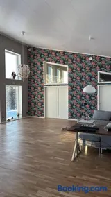 Lake View Villa - Image 2