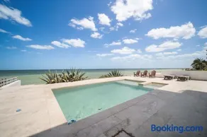 Beachfront Upscale House in Telchac - Image 3
