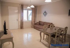 Aperanto House Paralia Loutsas - Image 3