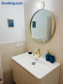 villa bleu marine chic calme et jardin - Image 3